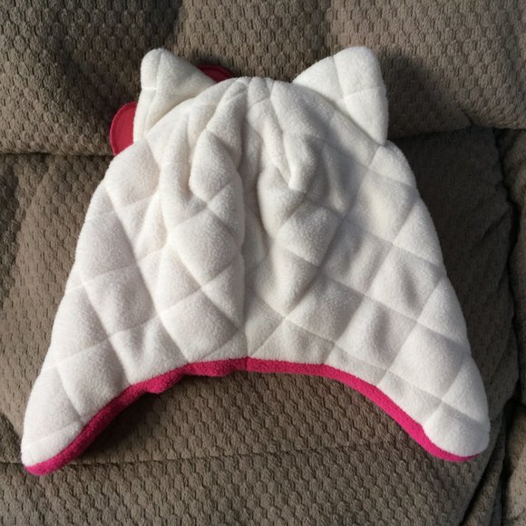 Girl's Hello Kitty Winter Hat - Picture 2 of 5